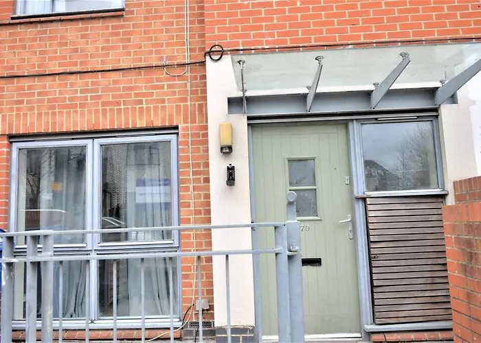London 4 Bedroom House