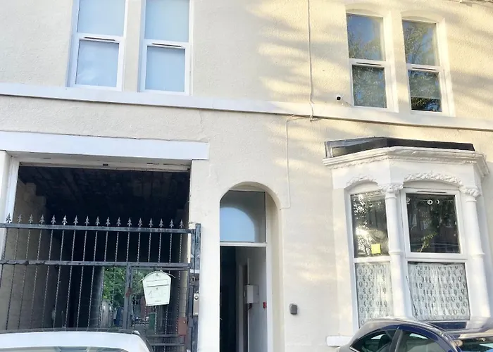 Luxury En-Suite Double Bedroom Stratford E15 London